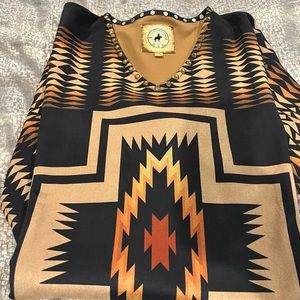 Geometric Patterned Tunic Top